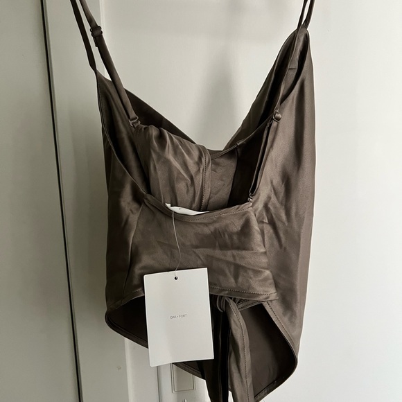 Oak + Fort cowl neck tie back tank in taupe (size medium) - Picture 2 of 2